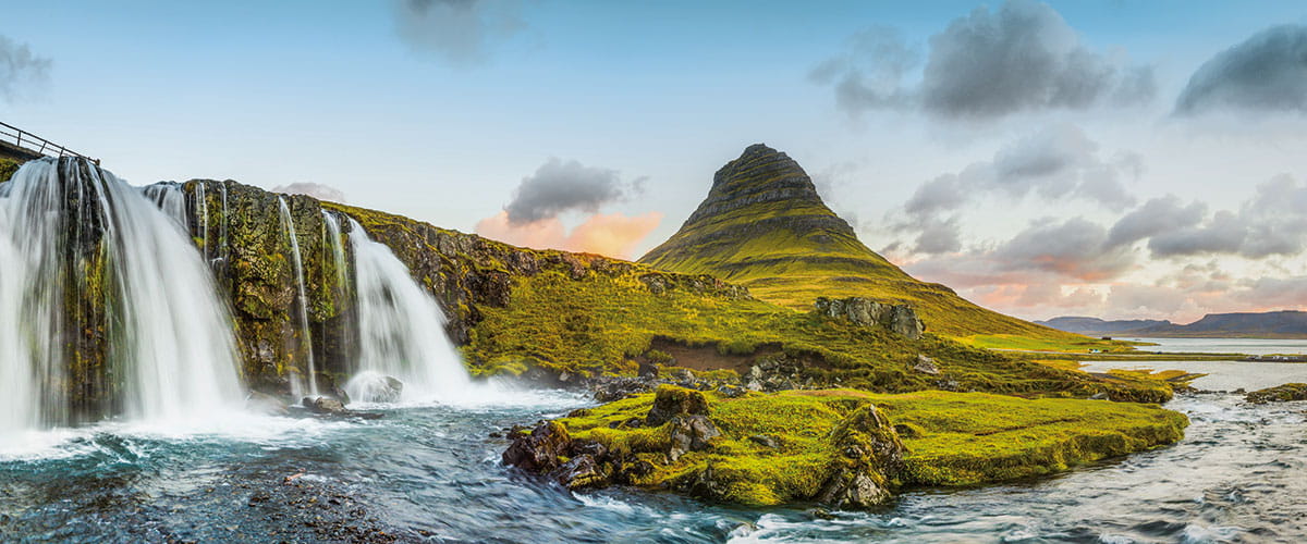 Kirkjufell mountain and Kirkjufellsfoss in the Snæfellsnes Peninsula, Iceland